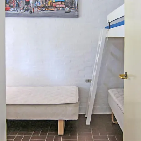 Apartment Beautiful In With Kitchen Allinge-Sandvig
