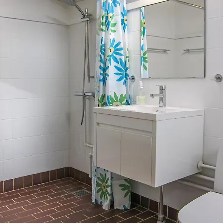 2 Bedroom In Apartment *