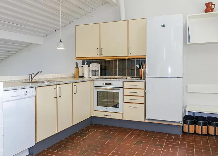 2 Bedroom In Apartmán Allinge-Sandvig